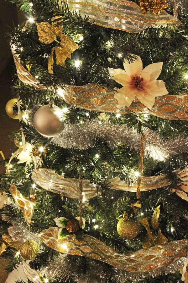 5 Ways To Light Up Christmas Tree With Ribbon