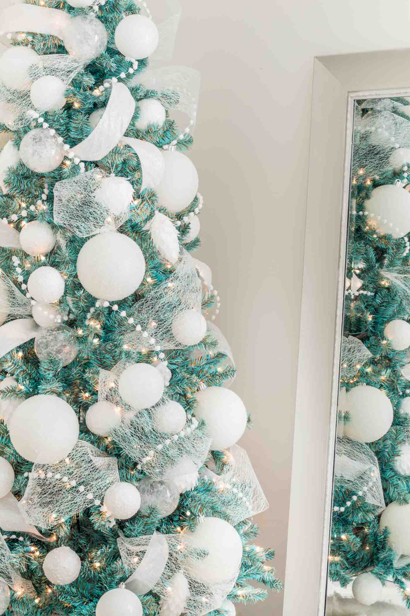 6 Christmas Tree Theme Colours Youll Love