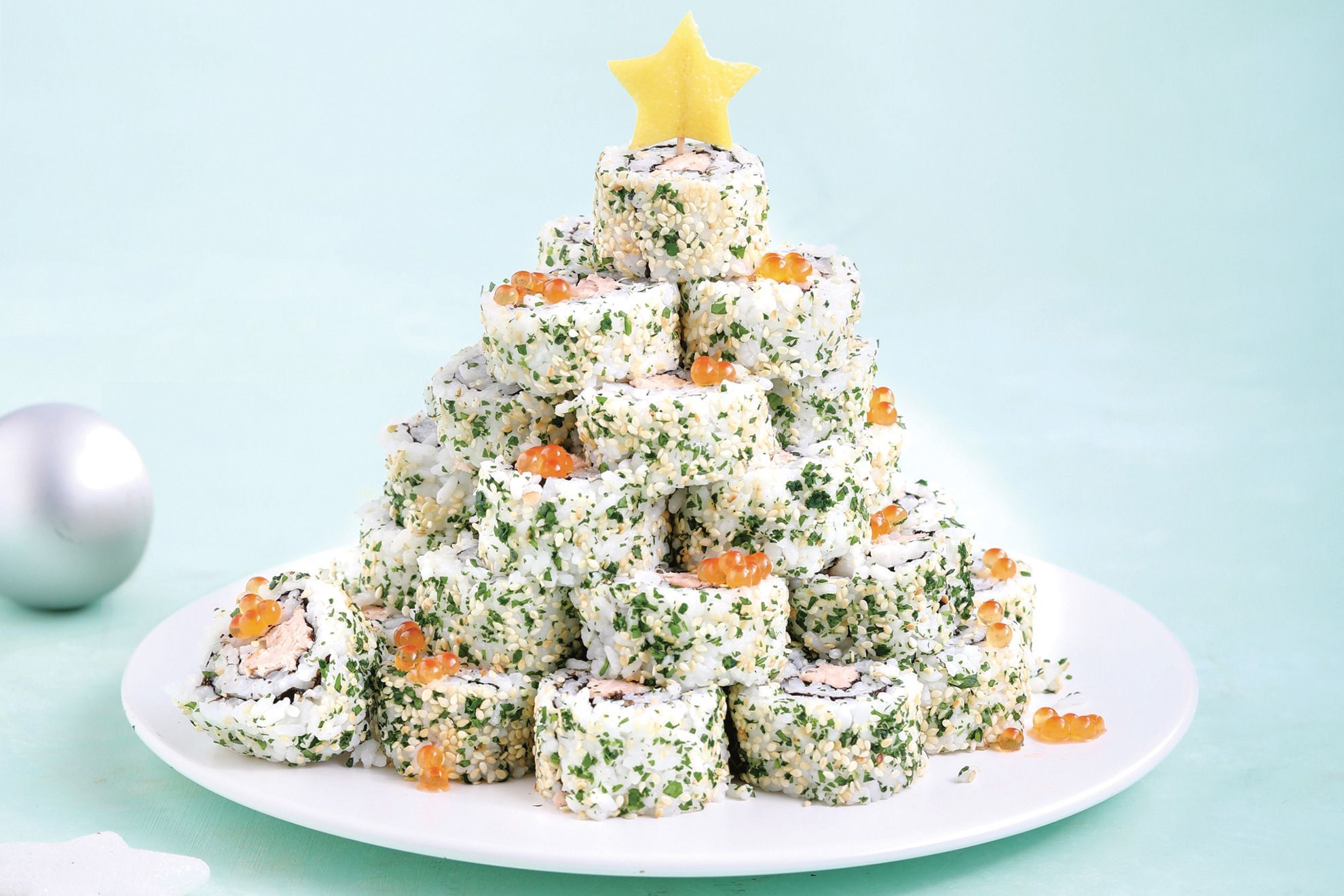 6 Ways To Make Christmas Tree Sushi Roll