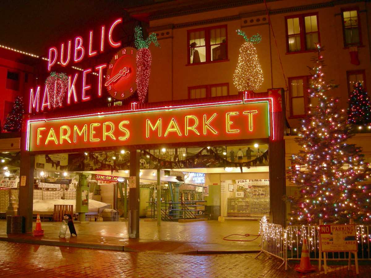 7 Ways To Enjoy A Holiday Feast In Seattle This Christmas