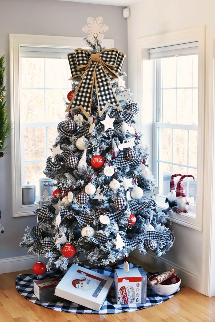 Buffalo Plaid Red Christmas Tree Decor Inspiration