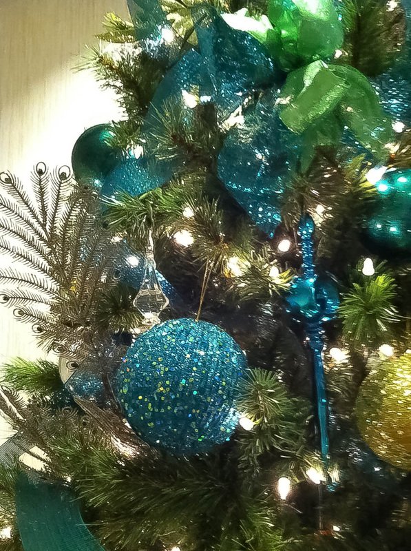 Teal And Gold Christmas Tree Decorating Ideas